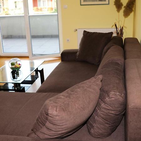Apartman Klara Карловац Экстерьер фото